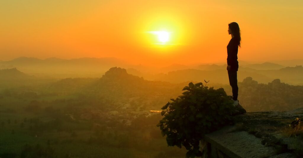 夜空を見上げ、自分の気持ちと向き合うアニメキャラクターの姿