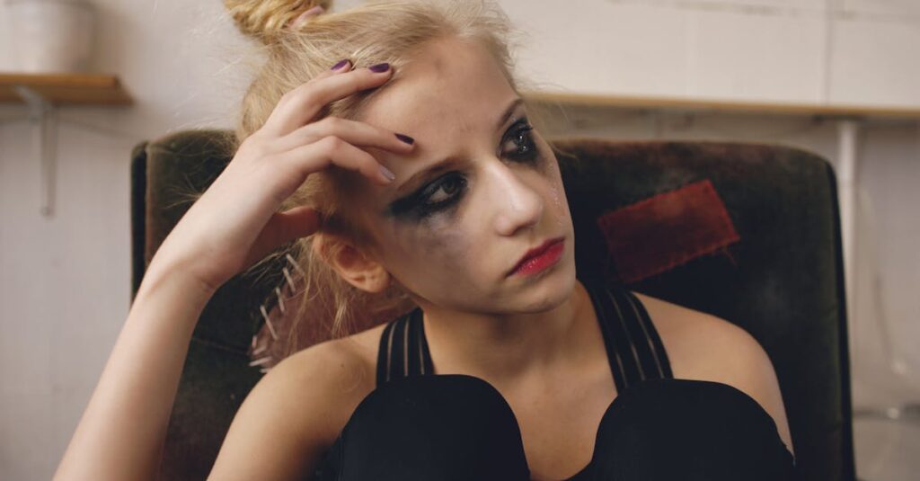 人を助けても自分は救われず涙を流すアニメキャラクターの姿