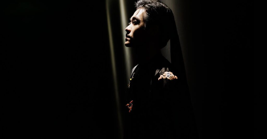 感情を書き出すことで自己理解を深めるアニメキャラクターのイメージ