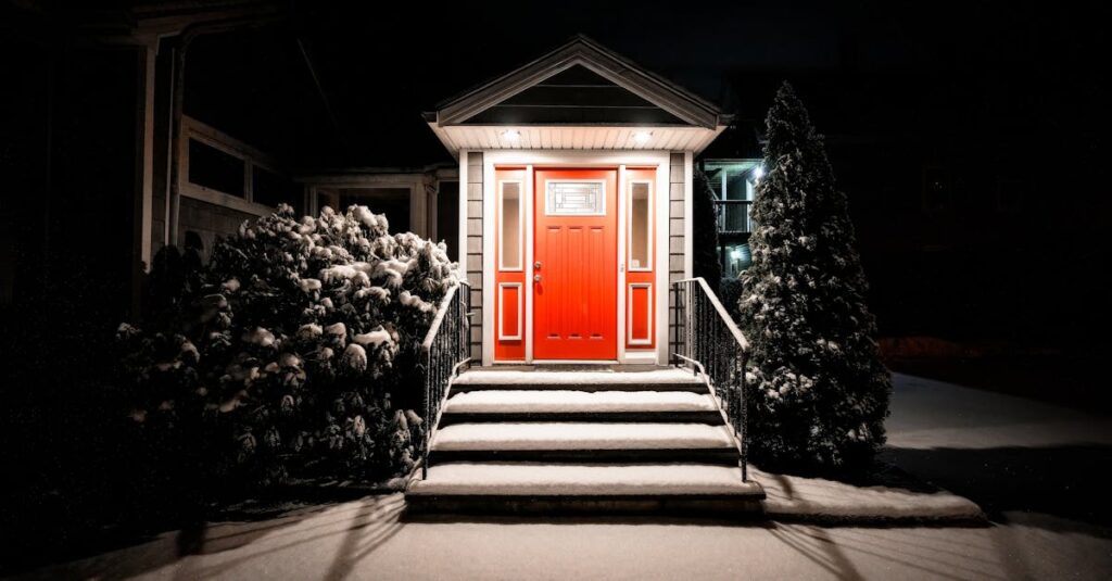 やわらかな光に照らされた3つの扉。どこからでも入ってきていい。あなたのペースで選んでください。