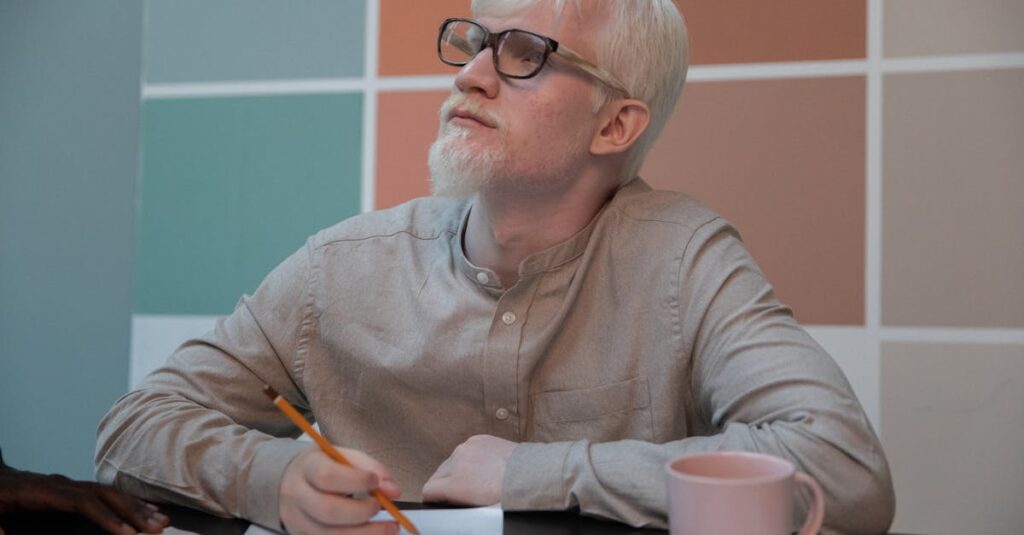 仲介役から一歩引いて決意するアニメキャラの姿