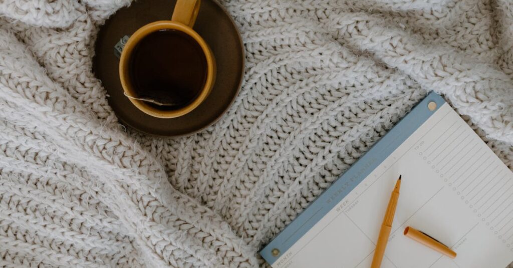 静かに自分を労る女性。自分を満たすことが、誰かへの愛の始まり。