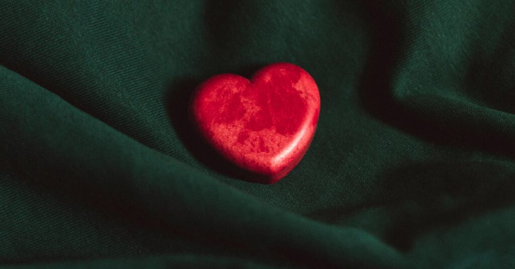 怒りの奥にある本当のやさしさに気づいたフェルン、静かに涙をこぼす場面