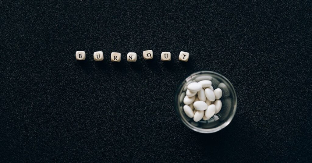 感情の疲れを感じているキャラクターの静かな描写