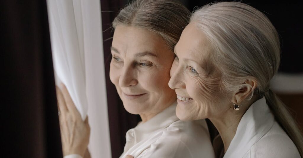 物語の外側からサポートする立場のアニメキャラ