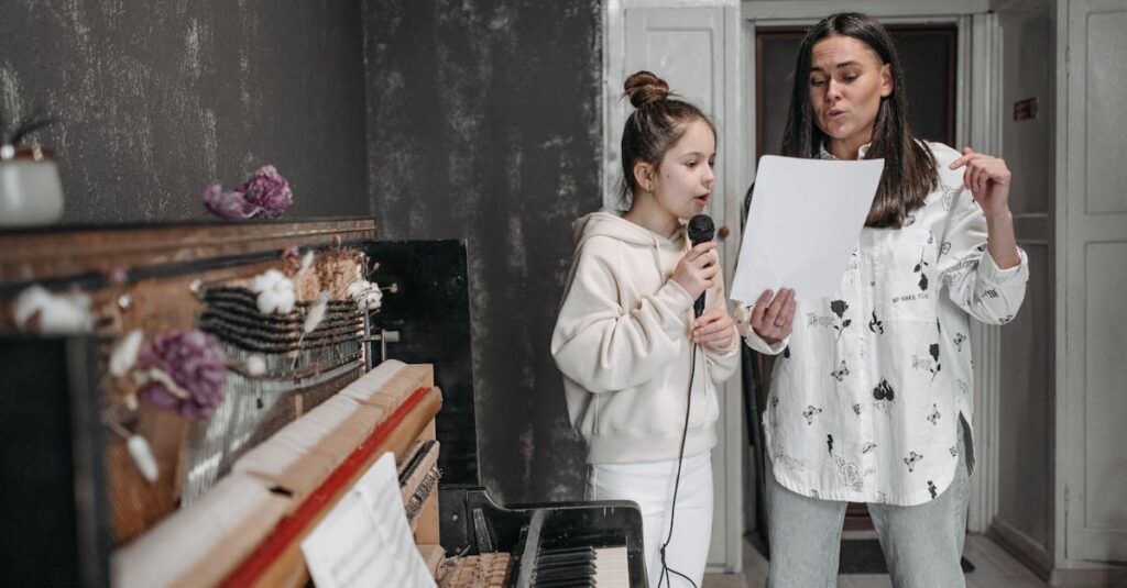 孤独を抱えながらギターを弾くアニメの少女。『ぼっち・ざ・ろっく！』に見る孤独と向き合う力を象徴するシーン