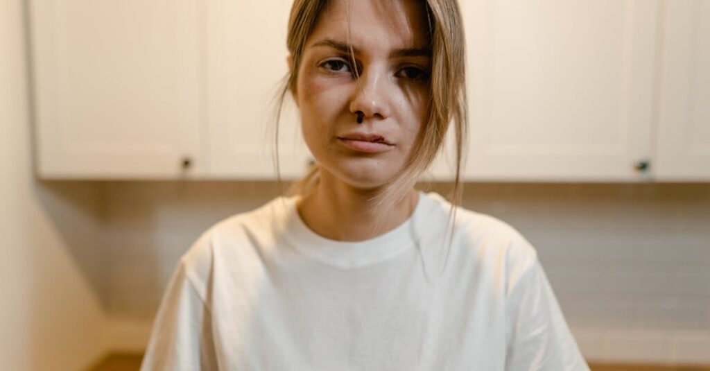 強さの裏に繊細さを持つ女性。自分を表現したい、でも怖い。その両方が共存している。