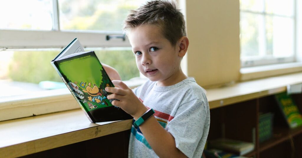 屋上でぎこちなく向き合うふたり。好きなのに言えない、かぐや様の世界観。