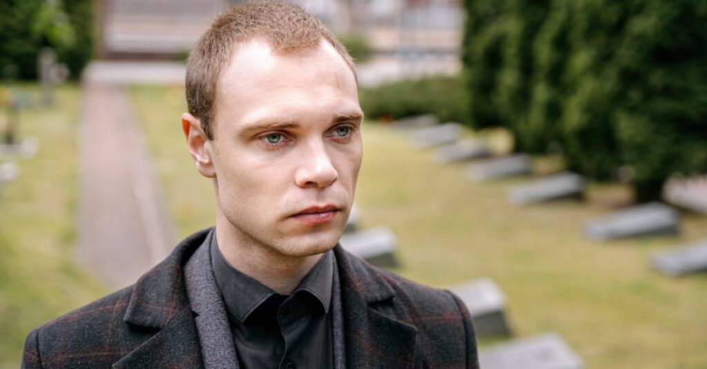 時間の流れに置いていかれたエルフの女性、静かに哀しみを抱える姿