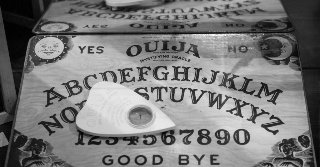 数秘術の7を象徴する青い光の中に浮かぶ数字、内省と直感を象徴する幻想的なイメージ