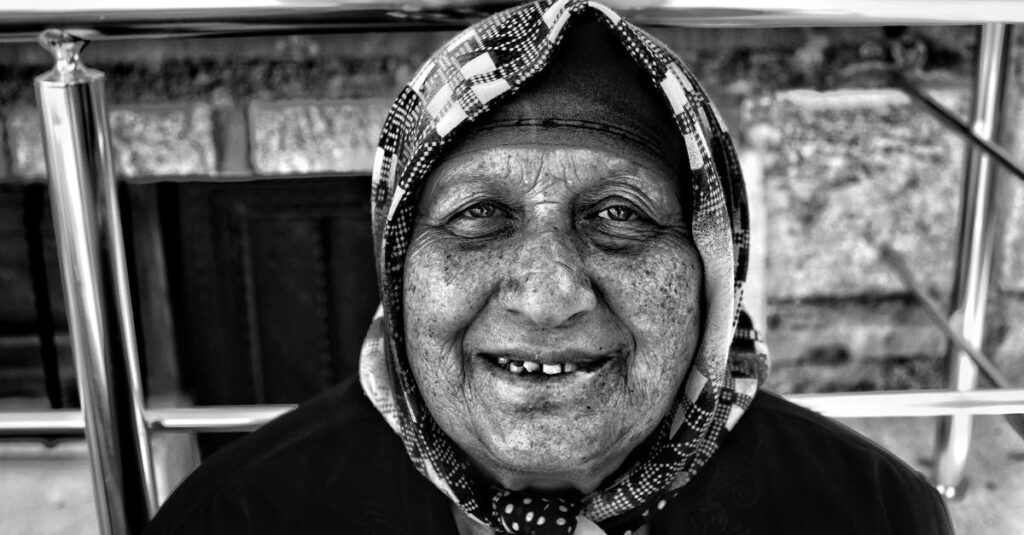 自分を労わるような優しいアニメキャラクターのイメージ