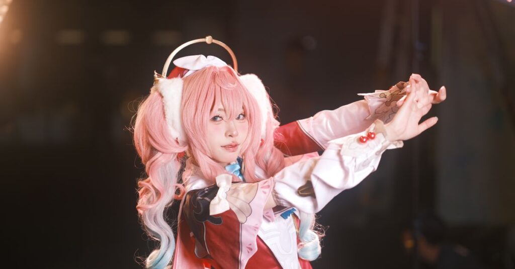 舞台の上でそれぞれの役割を演じるキャラクターたち。違いがあるから、補い合える。