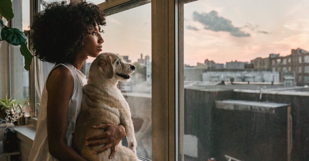 やさしく寄り添う言葉をかけるアニメキャラクターのイメージ