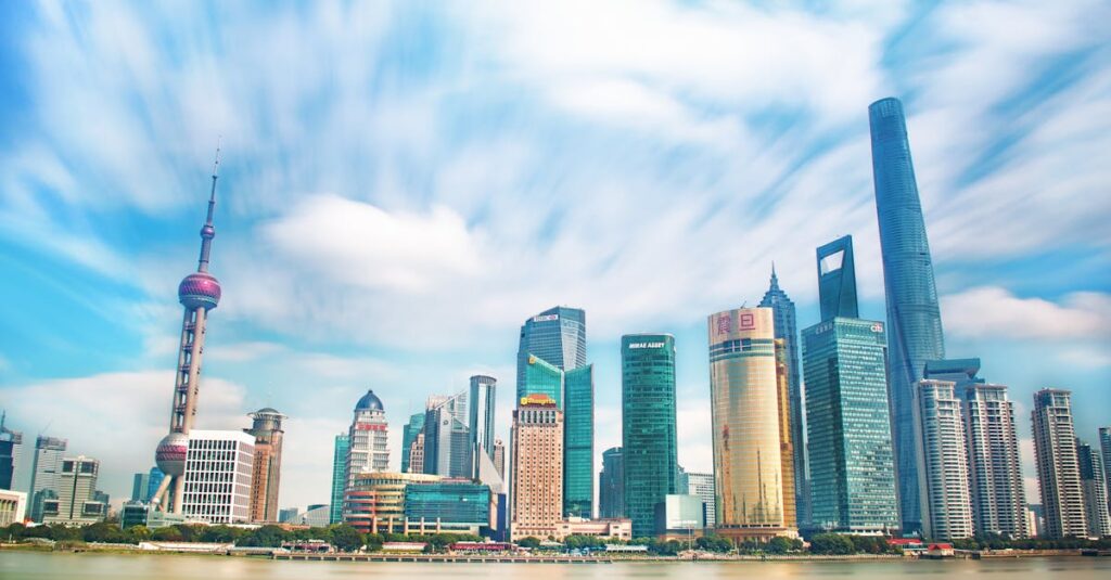 薬屋のひとりごとの猫猫と壬氏が対話する静かな場面、理性と感情のバランスを象徴するシーン