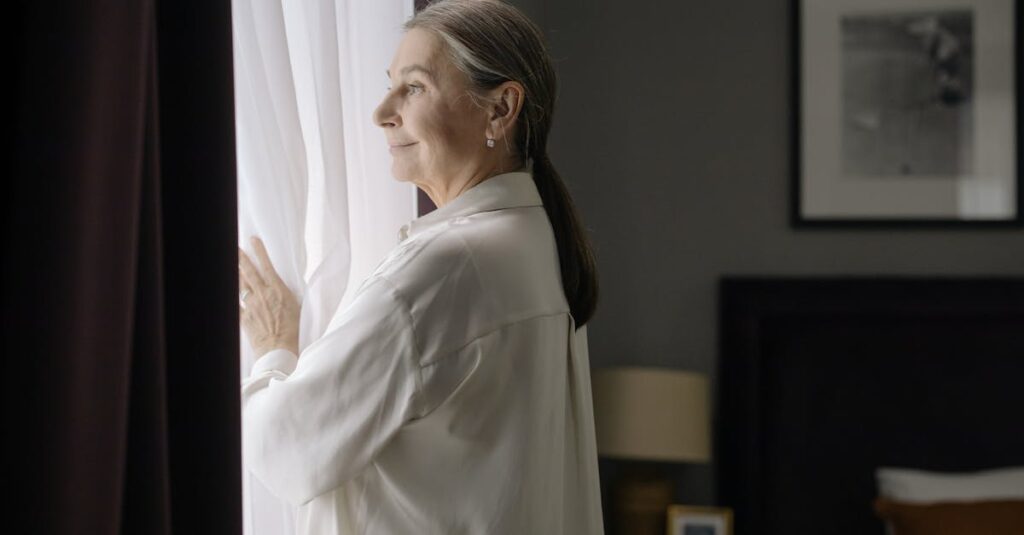 やさしい気持ちで人間関係に悩むアニメキャラクターのイメージ