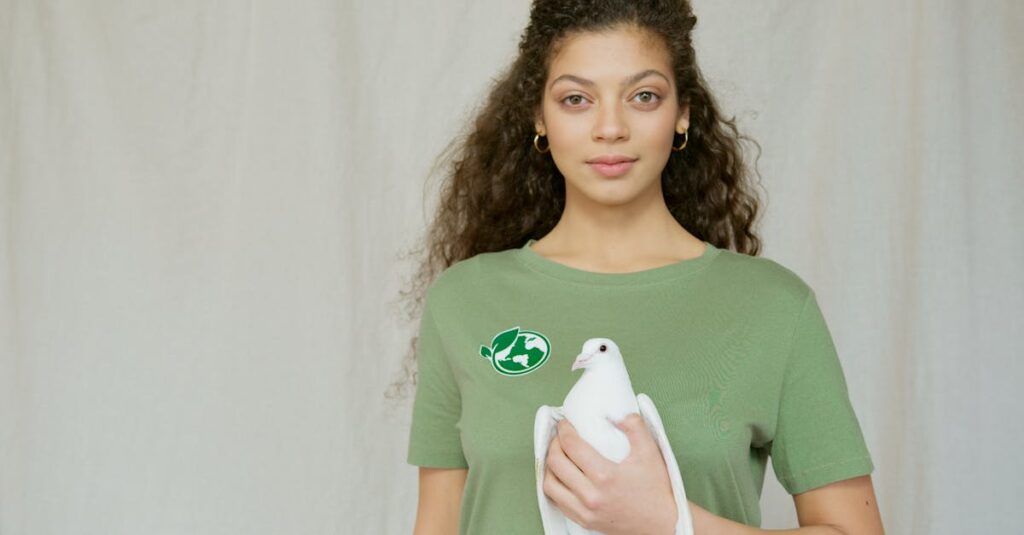 陰陽の象徴として同時に存在する双子のアニメ風イメージ