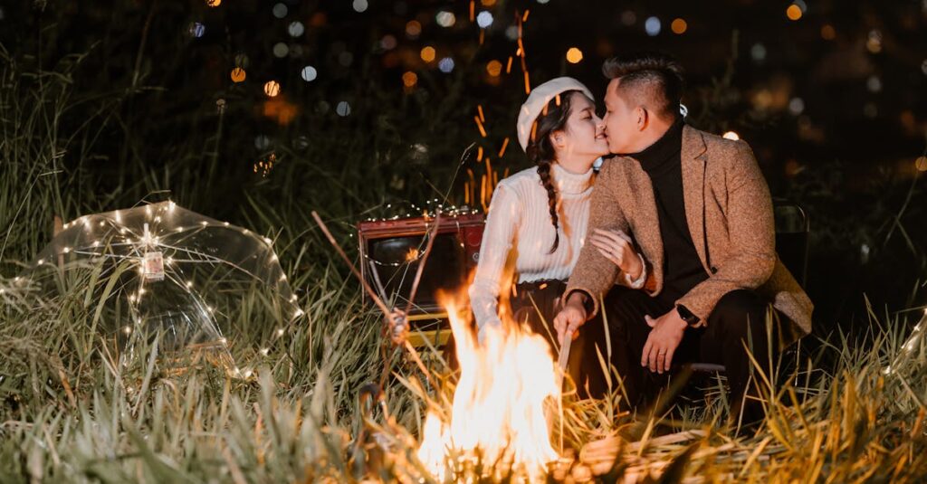 焚き火のそばで静かに休む旅人。立ち止まる時間も物語の一部であることを象徴する風景。