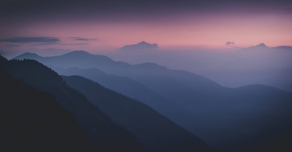 少し距離を保ちながら向き合う二人。拒絶ではなく調整の象徴。