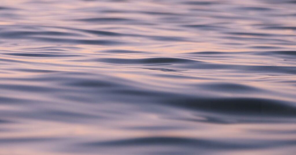 quiet soft waves light calm atmosphere emotional flow