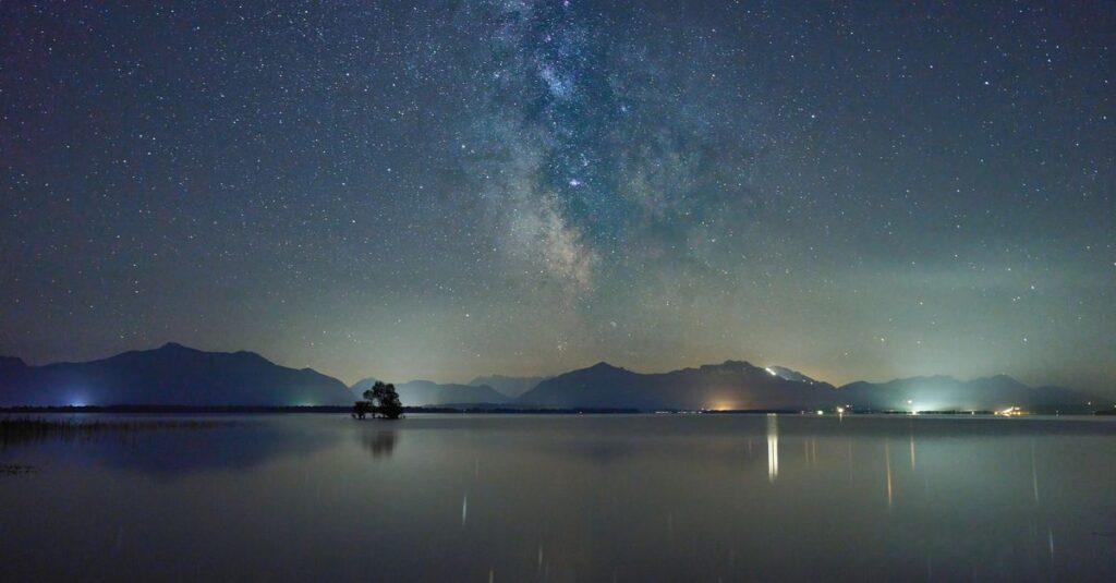 soft starlight quiet night question answer gentle light reflection calm atmosphere