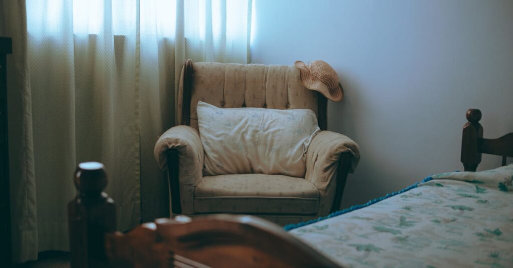 やわらかな光に包まれた静かな空間。何もしない時間を許して心がゆるむ安心感を象徴する風景。